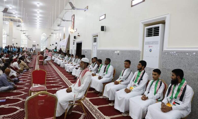 First mass wedding for 100 couples held in Mukalla's Rukob.