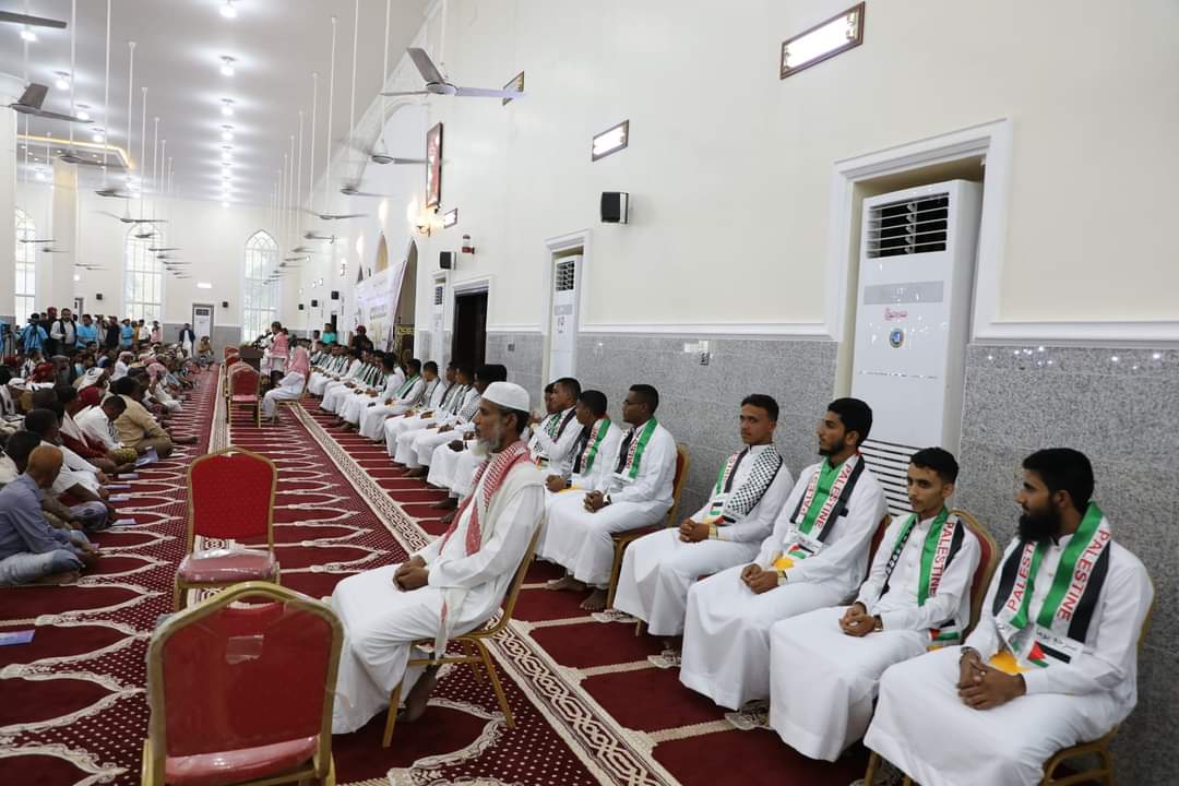 First mass wedding for 100 couples held in Mukalla's Rukob.