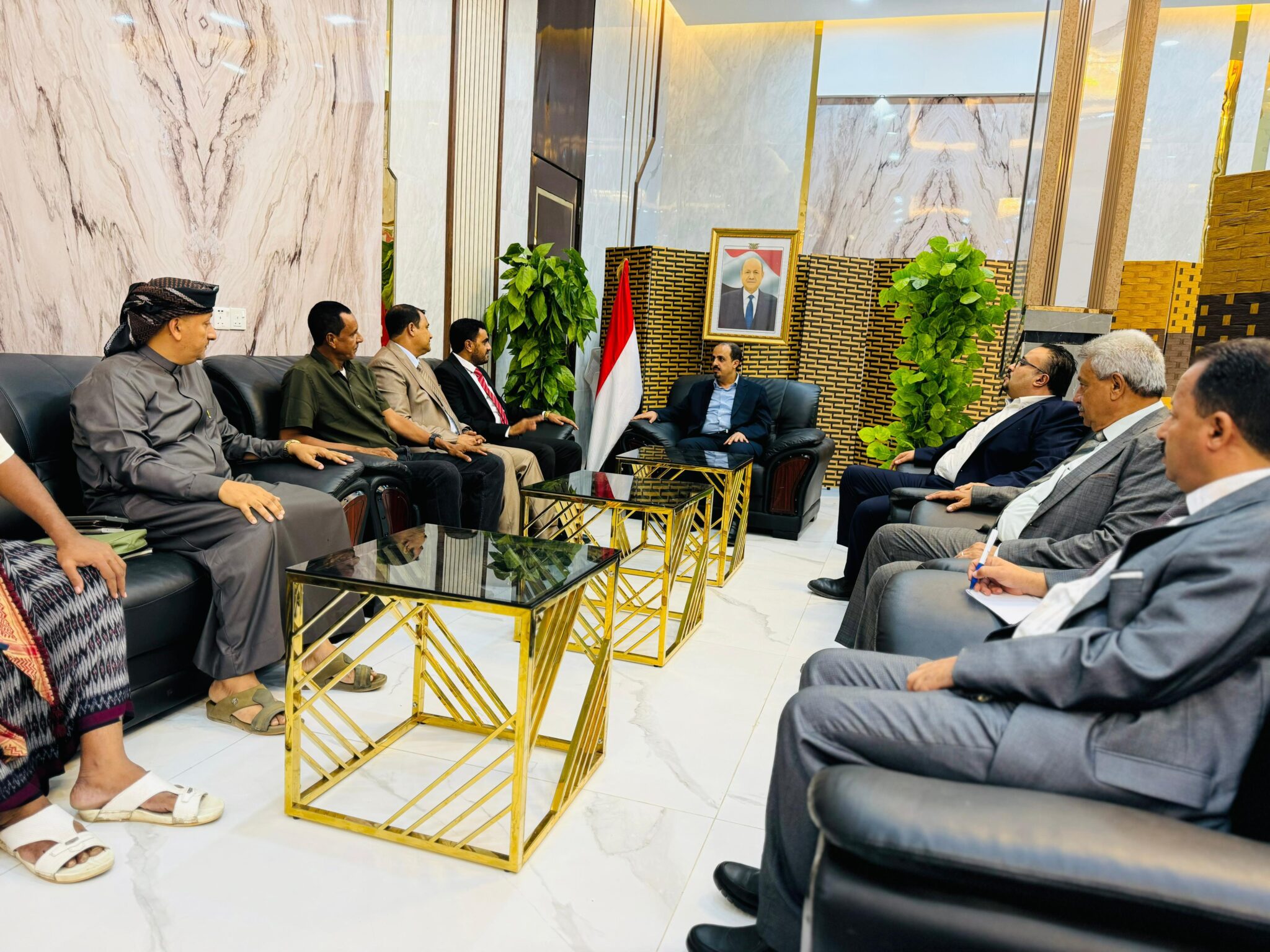 Information Minister discusses with Socotra Deputy Governor ways to boost tourism in the province.