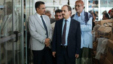 Yemeni Minister Visits Historic Library in Mukalla