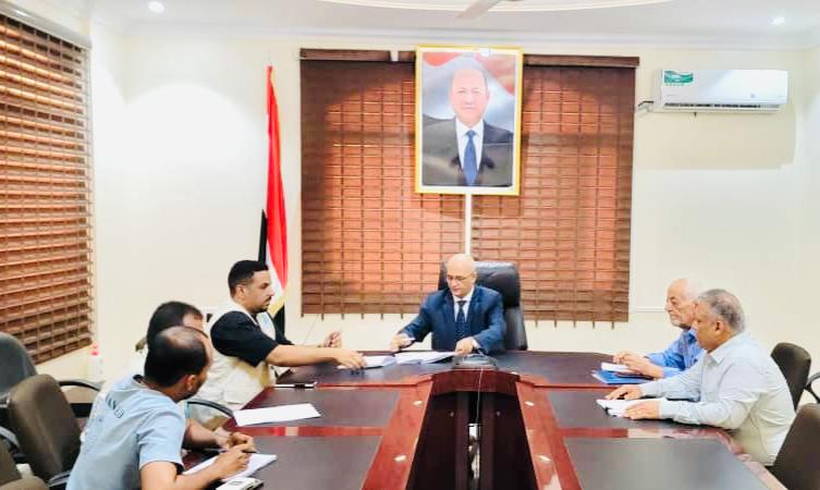 Water Minister signs a deal to rehabilitate two artesian wells in Ataq city.