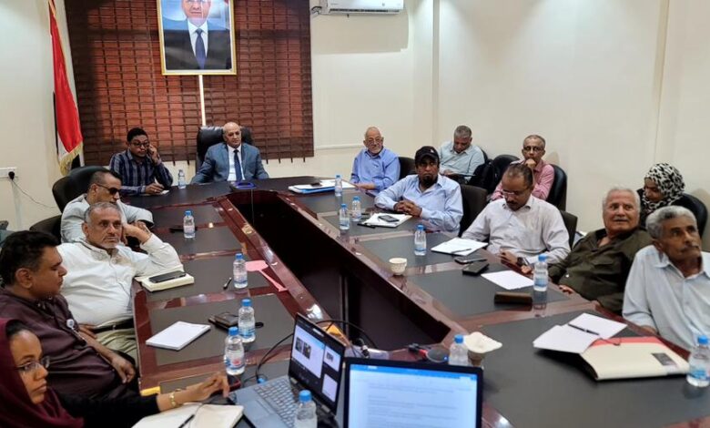 Water and Environment Minister explores desalination options for Aden's seawater.