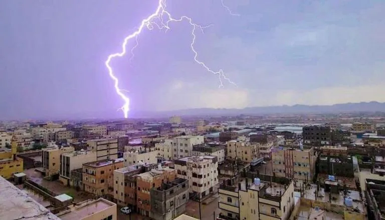 11 people die from lightning strikes across multiple provinces.