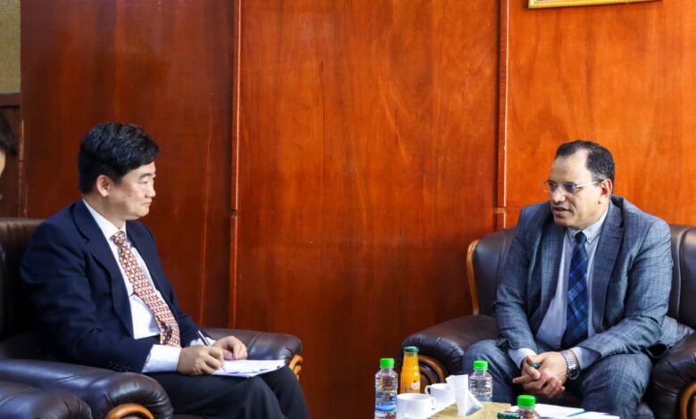 Agriculture Minister and Chinese Ambassador discuss enhancing cooperation in agriculture and fisheries sectors.