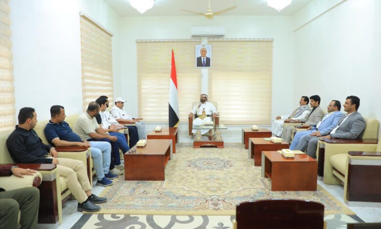 Al-Aradah meets a Kuwaiti Red Crescent delegation, praising their humanitarian efforts.