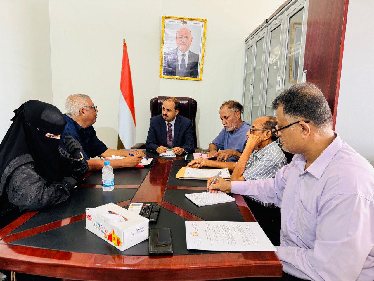 Al-Eryani meets with leaders of Jamil Ghanem Institute of Fine Arts, discusses students' conditions and needs.