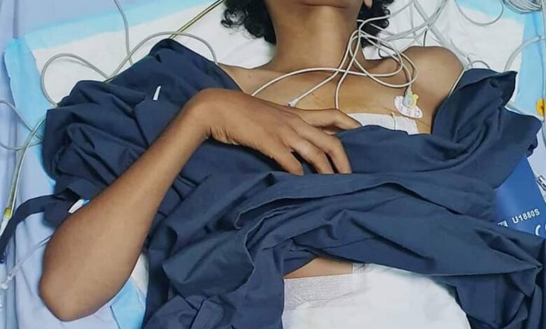 Child severely wounded in Houthi militia shelling in northwest Dhale, Yemen.