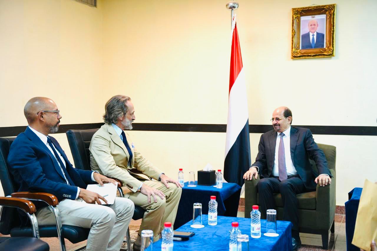 Foreign Minister discusses humanitarian, relief, and development issues with UN Resident Coordinator.