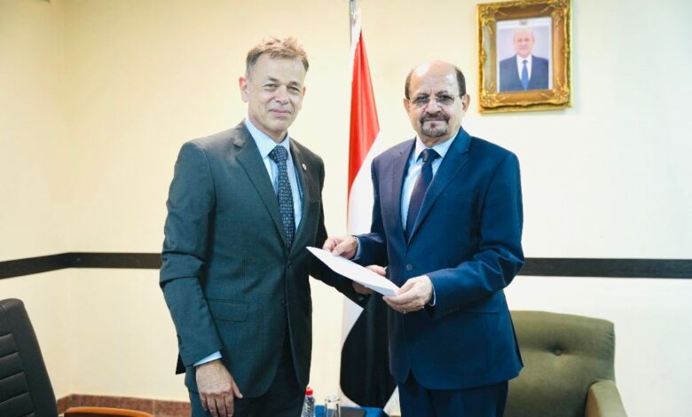 Foreign Minister receives credentials from head of the International Committee of the Red Cross mission.