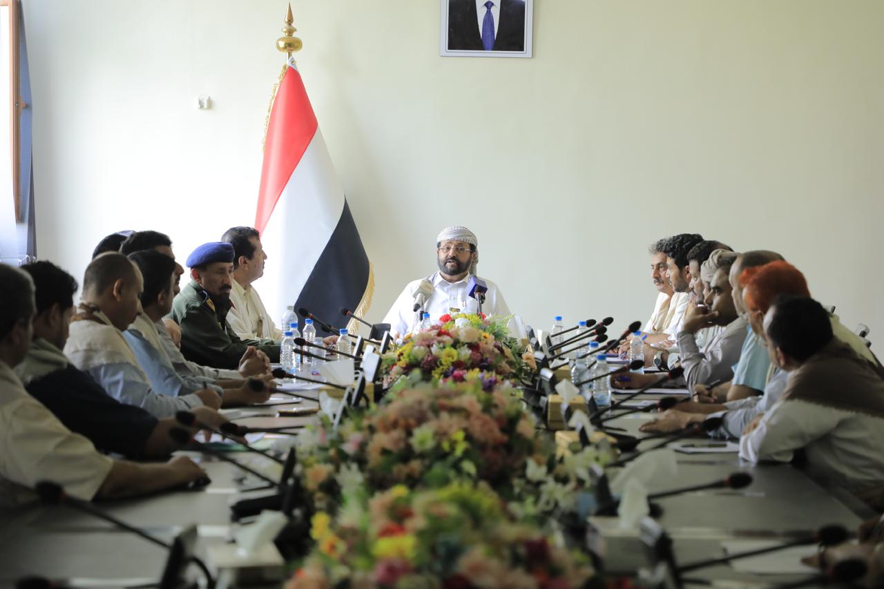 Gen. Sultan Al-Aradah, a member of the Leadership Council, chaired an emergency committee meeting in Marib Governorate.