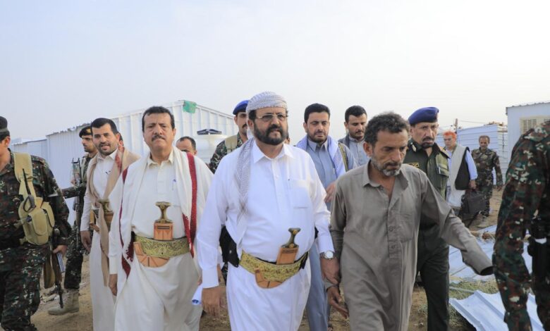 Gen. Sultan Al-Aradah inspects rain and storm damage in Marib's displaced camps.