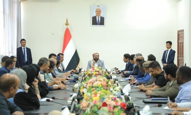 Gen. Sultan al-Aradah leads a broad meeting in Marib with local authorities and humanitarian partners.