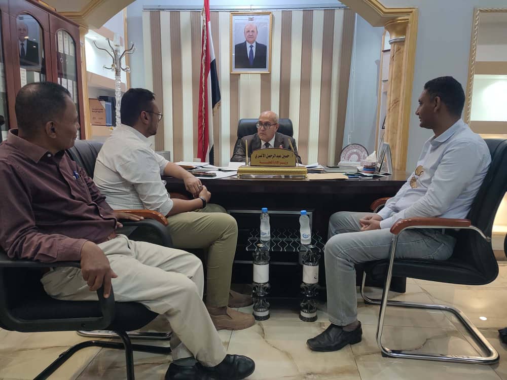 Local Administration Minister discusses developmental projects with UNDP official to support growth efforts.