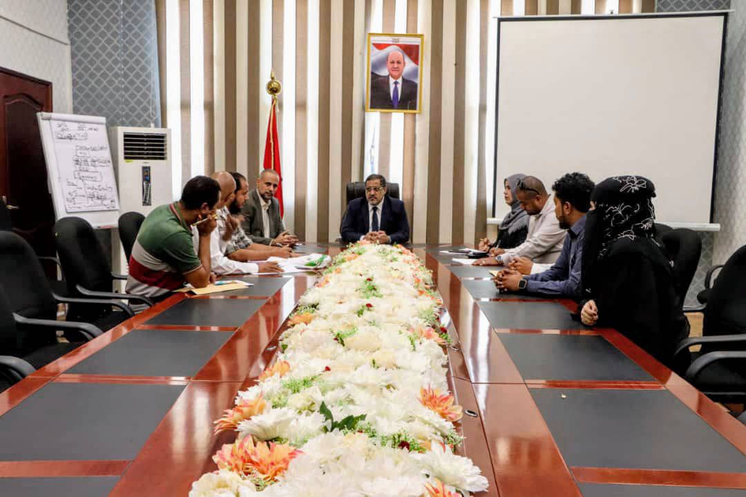 Meeting in Aden discusses ways to enhance the work mechanisms of appellate court delegates in liberated provinces.