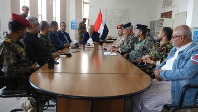 Taiz Governor Chairs Security Committee Meeting in Al-Shamayatayn District