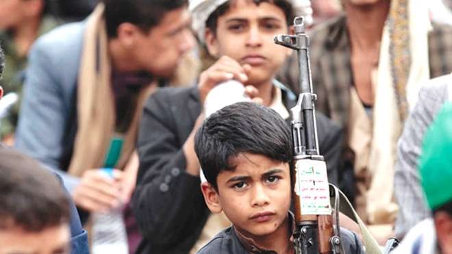 A legal team discusses Houthi violations against Yemeni children with a Human Rights Council official.