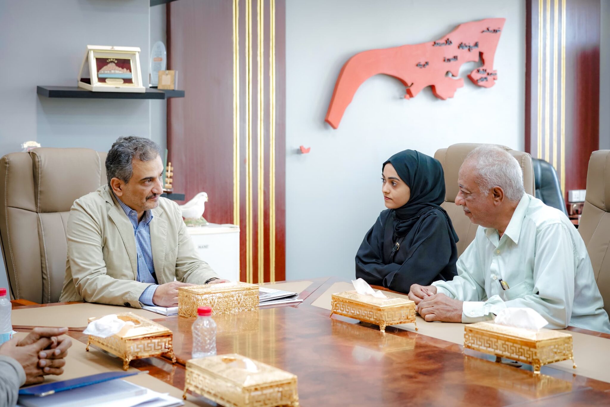 Aden Governor honors Rowan Abdulaziz for securing top spot in high school exams.