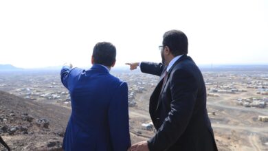 Al-Aradah and Bin Mubarak assess the conditions of displaced persons at Al-Jafina and Al-Suwaida camps in Marib.