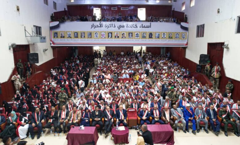 Local authorities in Taiz hold a cultural event to celebrate the September and October revolutions.