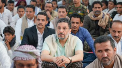 The Prime Minister joins citizens for Friday prayers at the University Mosque in Marib Governorate.