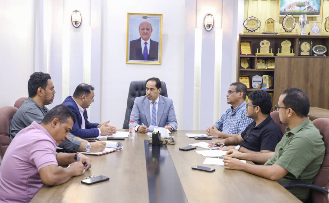 A meeting chaired by the Minister of Youth and Sports discusses the work plan for the Youth Task Force project.