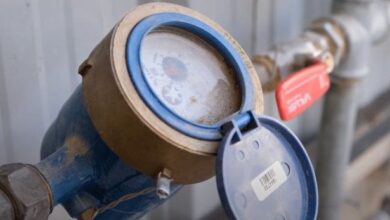 Black market: Houthi militia sells water meters for 500,000 riyals to consumers in Ibb.