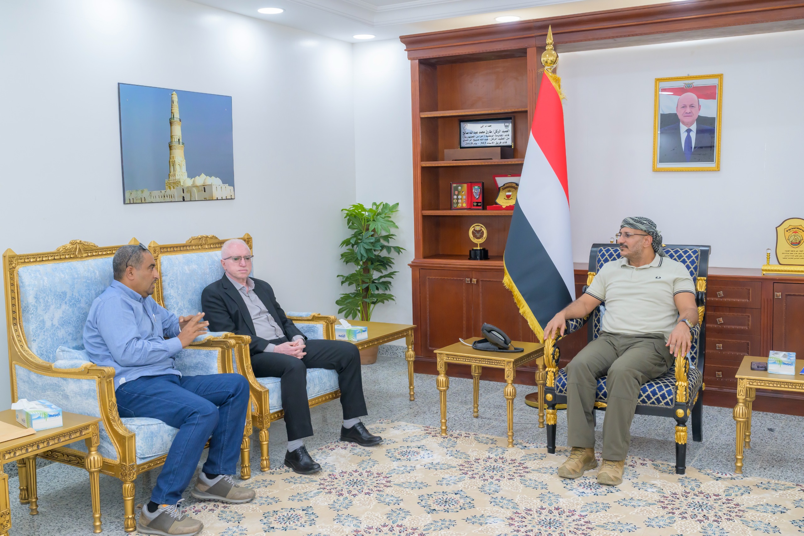 Council member Tariq Saleh reviews the situation in the Al-Shamaytain and Al-Wazi'iyah districts of Taiz.