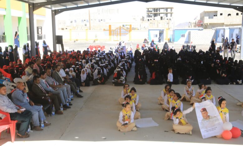 Marib: A festive ceremony and speeches were held for Arwa School students to celebrate the September and October revolutions.