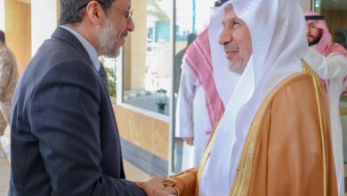 Prime Minister visits King Salman Humanitarian Aid and Relief Center to oversee ongoing humanitarian efforts.