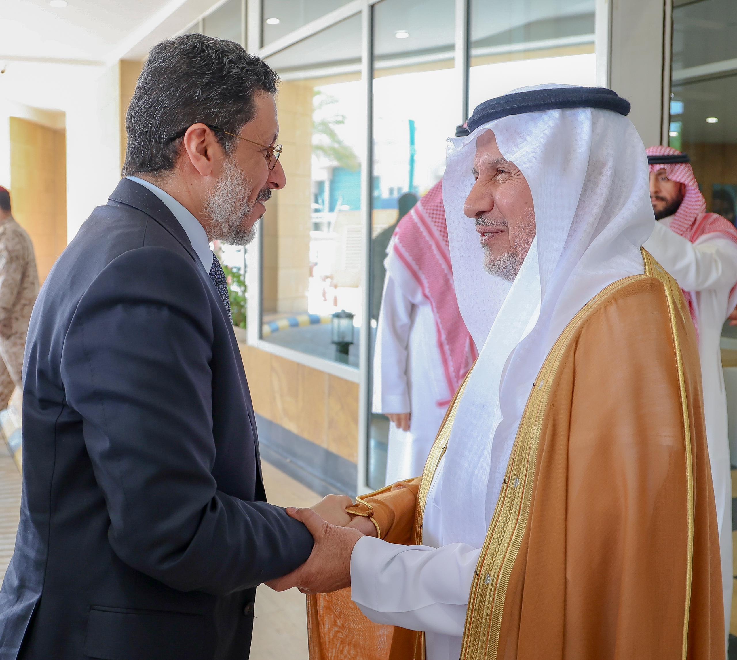 Prime Minister visits King Salman Humanitarian Aid and Relief Center to oversee ongoing humanitarian efforts.