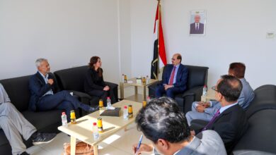 The Foreign Minister meets with the Norwegian envoy to Yemen to discuss ongoing diplomatic efforts in the region.