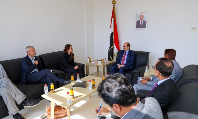 The Foreign Minister meets with the Norwegian envoy to Yemen to discuss ongoing diplomatic efforts in the region.