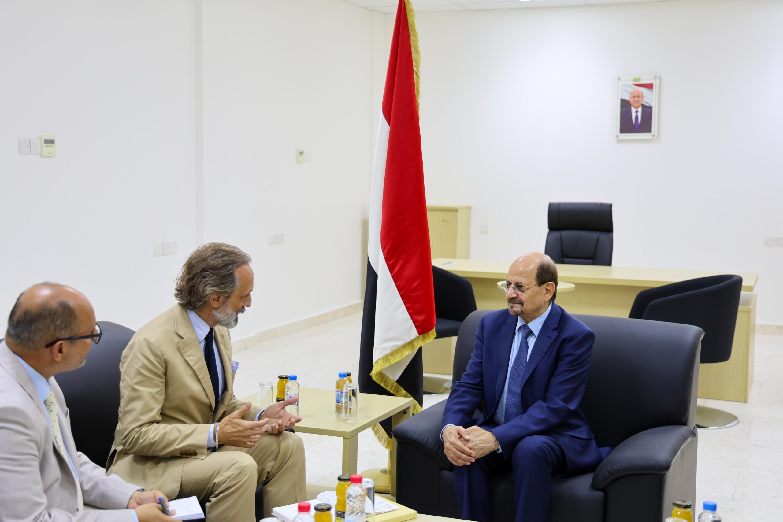 The Foreign Minister meets with the UN Resident Coordinator for Humanitarian Affairs.