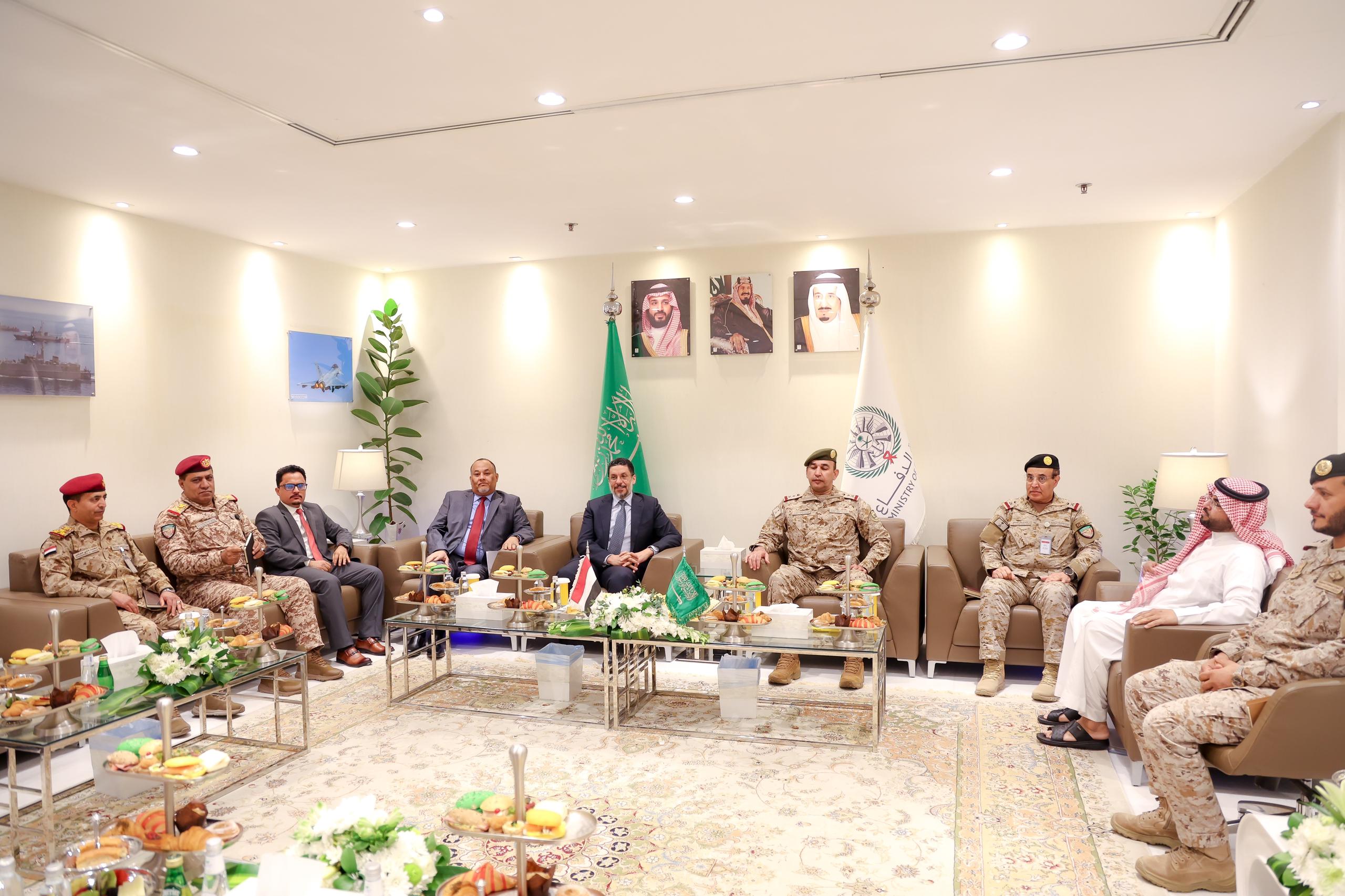 The Prime Minister visits the headquarters of the Joint Forces Command for the Support of Legitimacy Coalition.