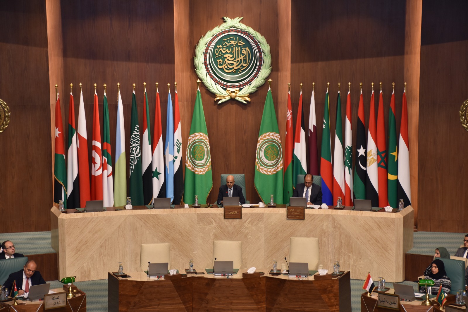 Yemen chairs the emergency meeting of the Arab League Council at the level of permanent representatives.