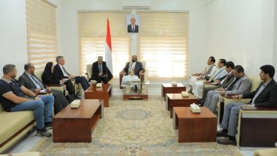 Al-Aradah discusses military and security developments with the UN envoy's military advisor and their impact on the peace process.