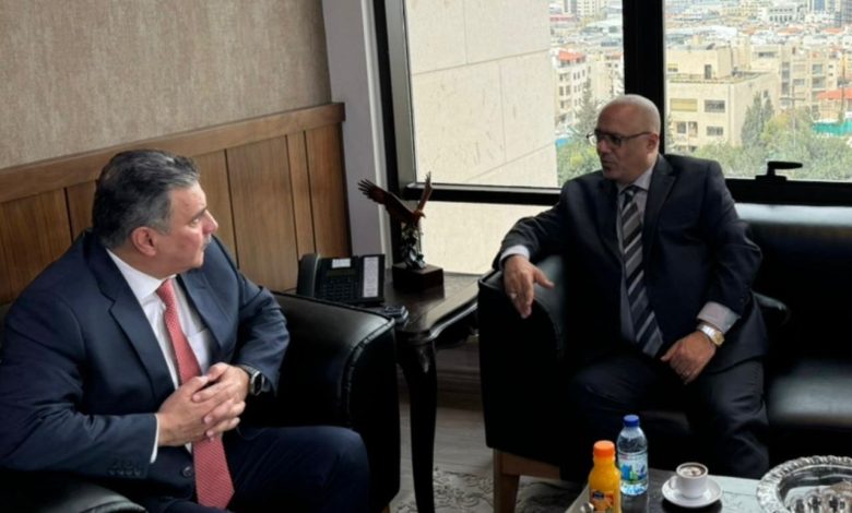 Batheeb discusses strengthening collaboration with the Jordanian Telecommunications Regulatory Authority.