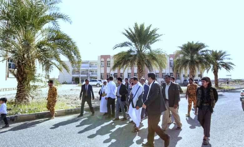 Mareb officials and the Technical Education Authority launch the furnishing of the Community College, funded by Kuwait.