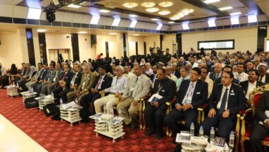 The Health Minister and Hadramout Governor launch an international scientific conference in Mukalla to address healthcare challenges.