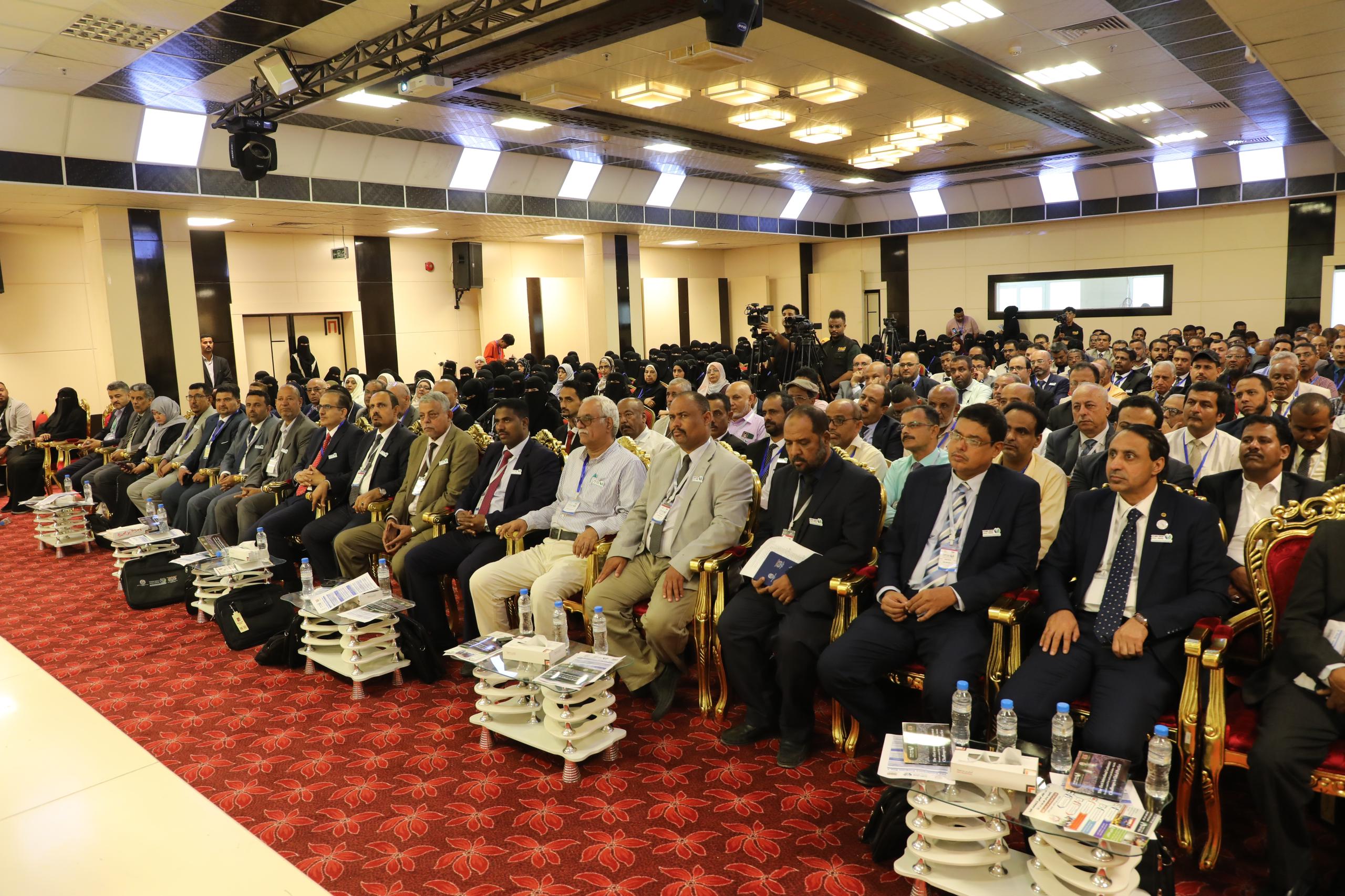 The Health Minister and Hadramout Governor launch an international scientific conference in Mukalla to address healthcare challenges.