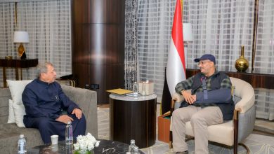 Council member Tariq Saleh meets with the President of the Supreme Judicial Council.