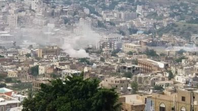 Houthi militia intensifies shelling of residential neighborhoods in northern Taiz city.