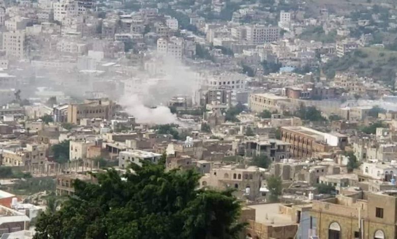 Houthi militia intensifies shelling of residential neighborhoods in northern Taiz city.