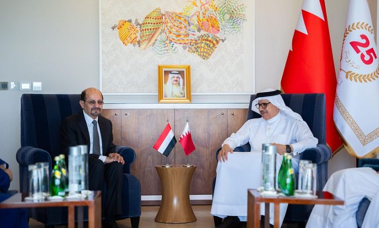 The Foreign Minister discusses the latest developments in Yemen with his Bahraini counterpart.