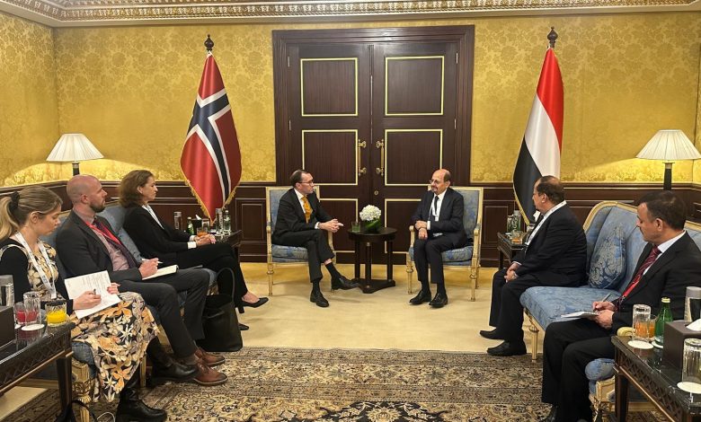 The Foreign Minister meets with his Norwegian counterpart to discuss bilateral relations and cooperation.