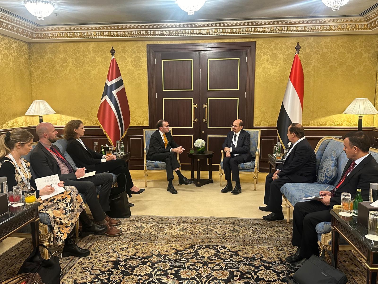 The Foreign Minister meets with his Norwegian counterpart to discuss bilateral relations and cooperation.