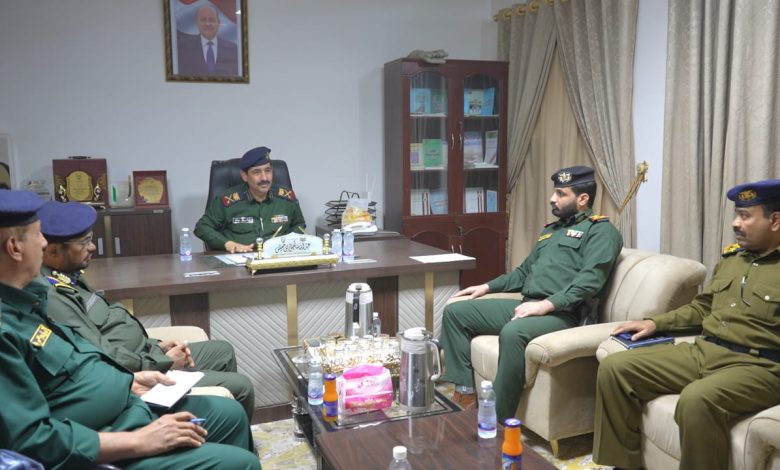 The Interior Minister inspects operations at the Valley and Desert Police Department in Hadramaut.