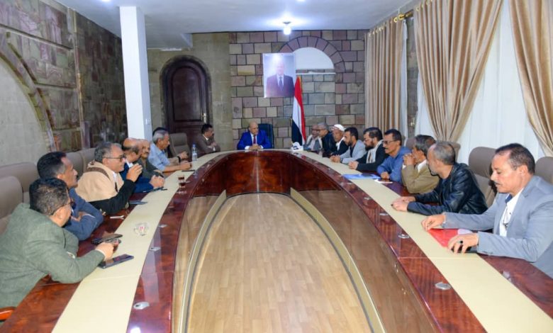 The Taiz governor meets with political party leaders to discuss recent developments in the province.