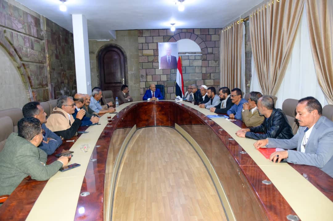 The Taiz governor meets with political party leaders to discuss recent developments in the province.