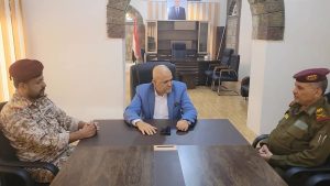 The governor of Taiz chaired a meeting for the Taiz and Tor al-Baha axes.